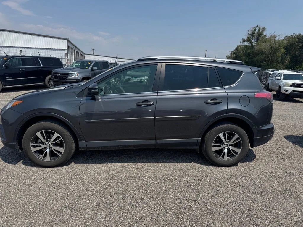 Used 2018 Magnetic Gray Metallic Toyota XLE image 2