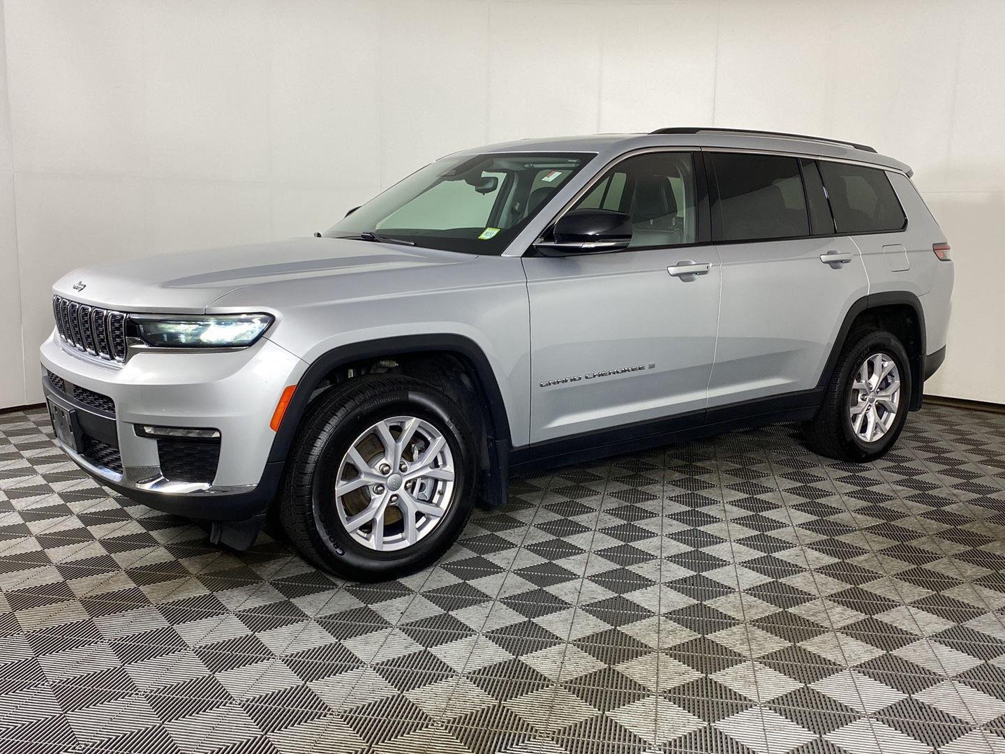 Used 2021 Silver Zynith Jeep Limited image 12
