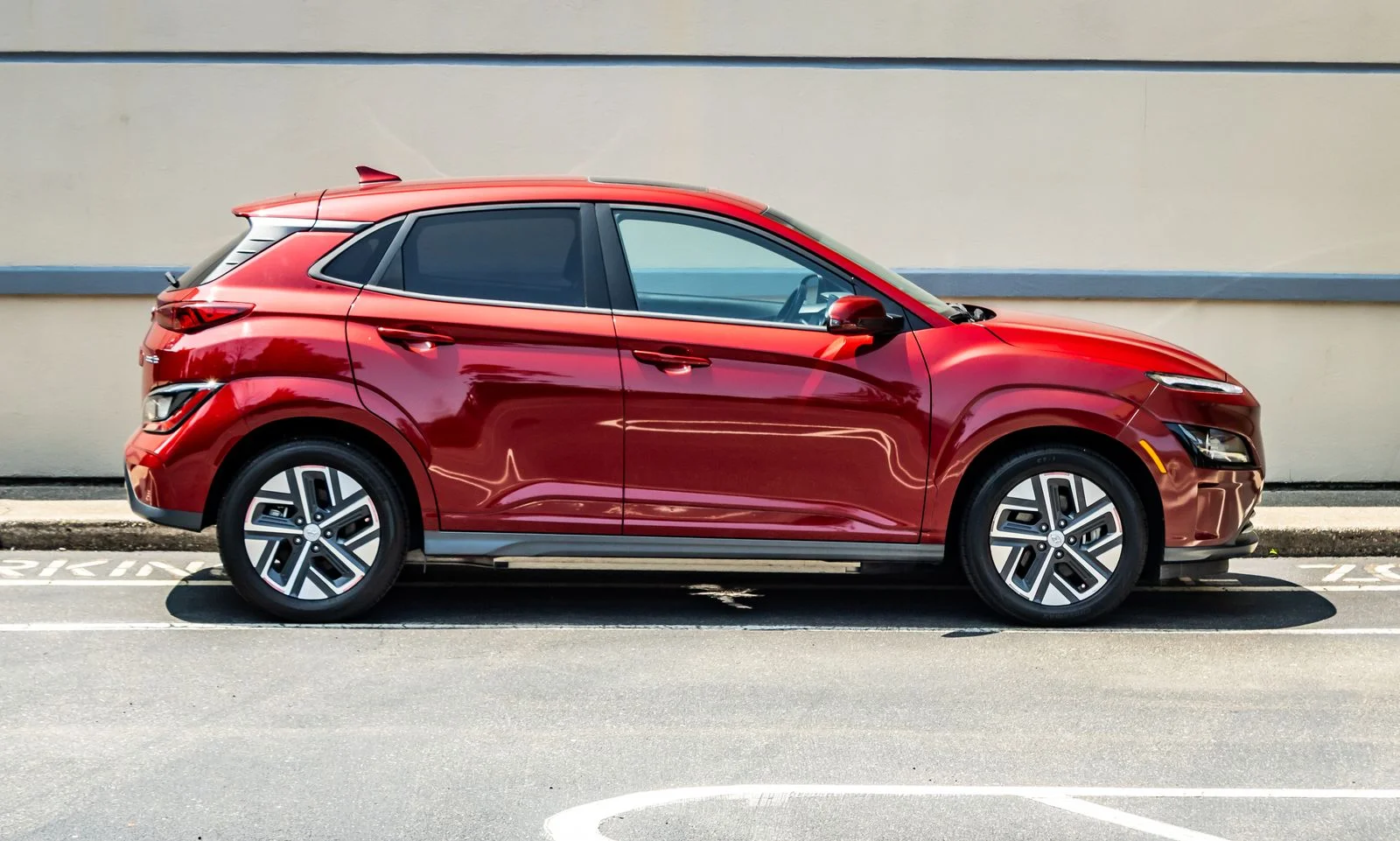 Used 2023 Red Hyundai SEL image 9