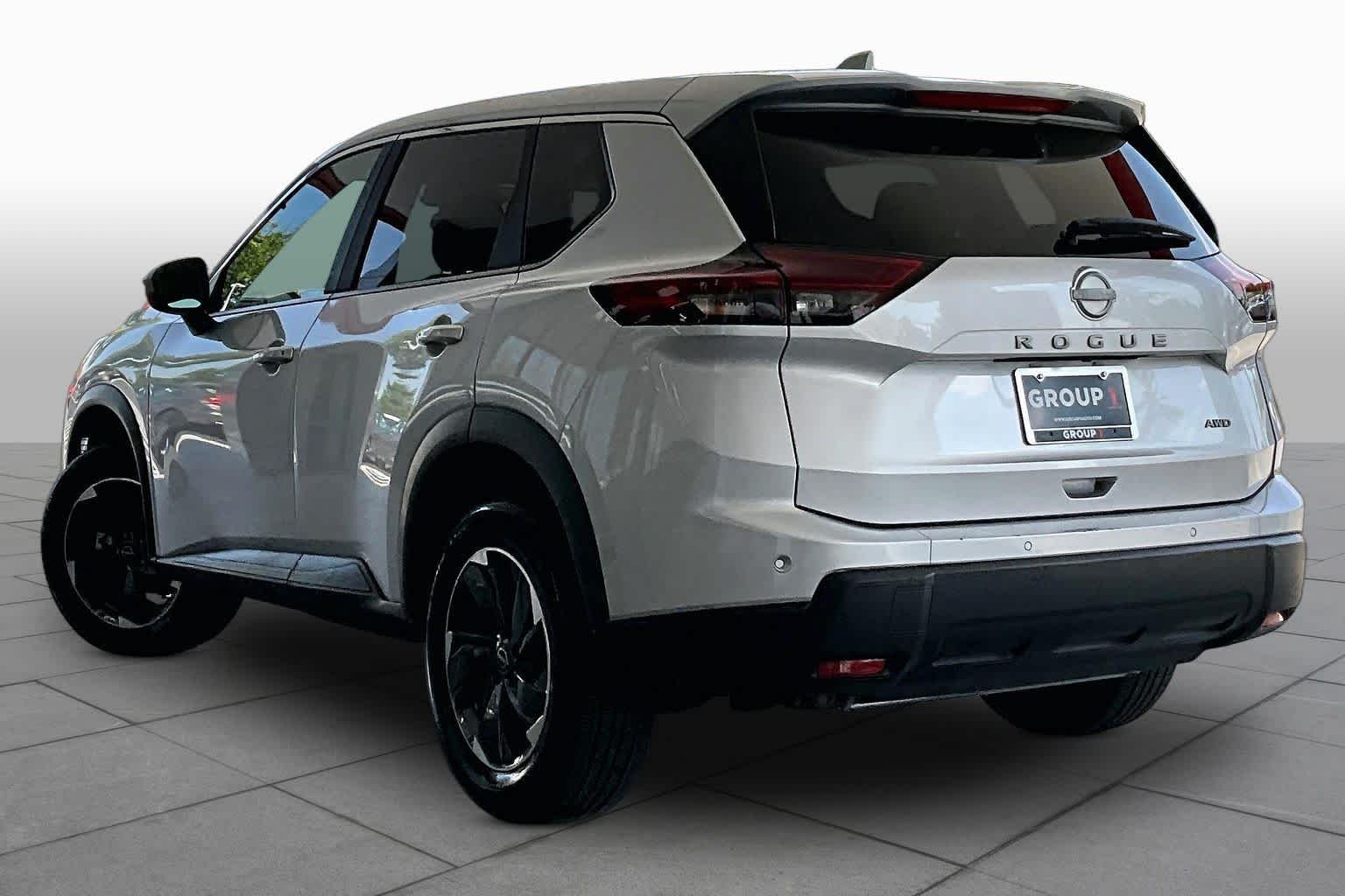 Used 2025 Brilliant Silver Metallic Nissan SV image 12