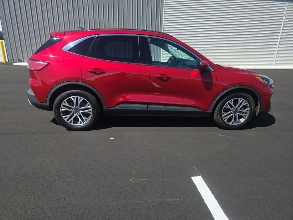 Used 2022 Red Ford SEL image 16