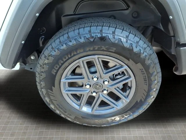 Used 2024 White Jeep Sport S image 14