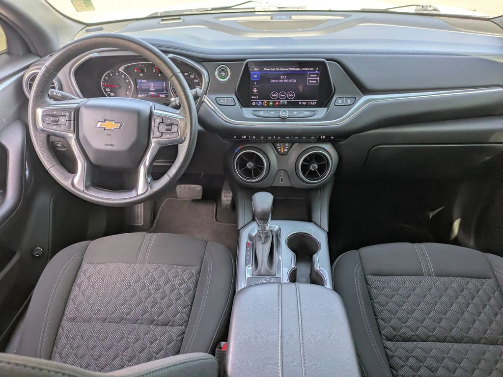 Used 2022 White Chevrolet LT image 16