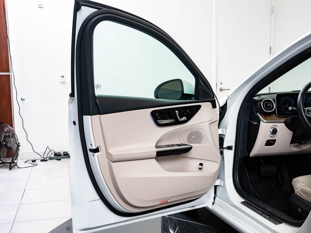 Used 2025 Polar White Mercedes-Benz C 300 image 27