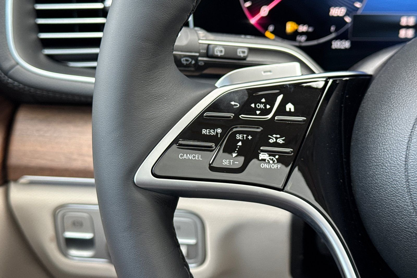 New 2026 Twilight Blue Metallic Mercedes-Benz GLS 450 image 29