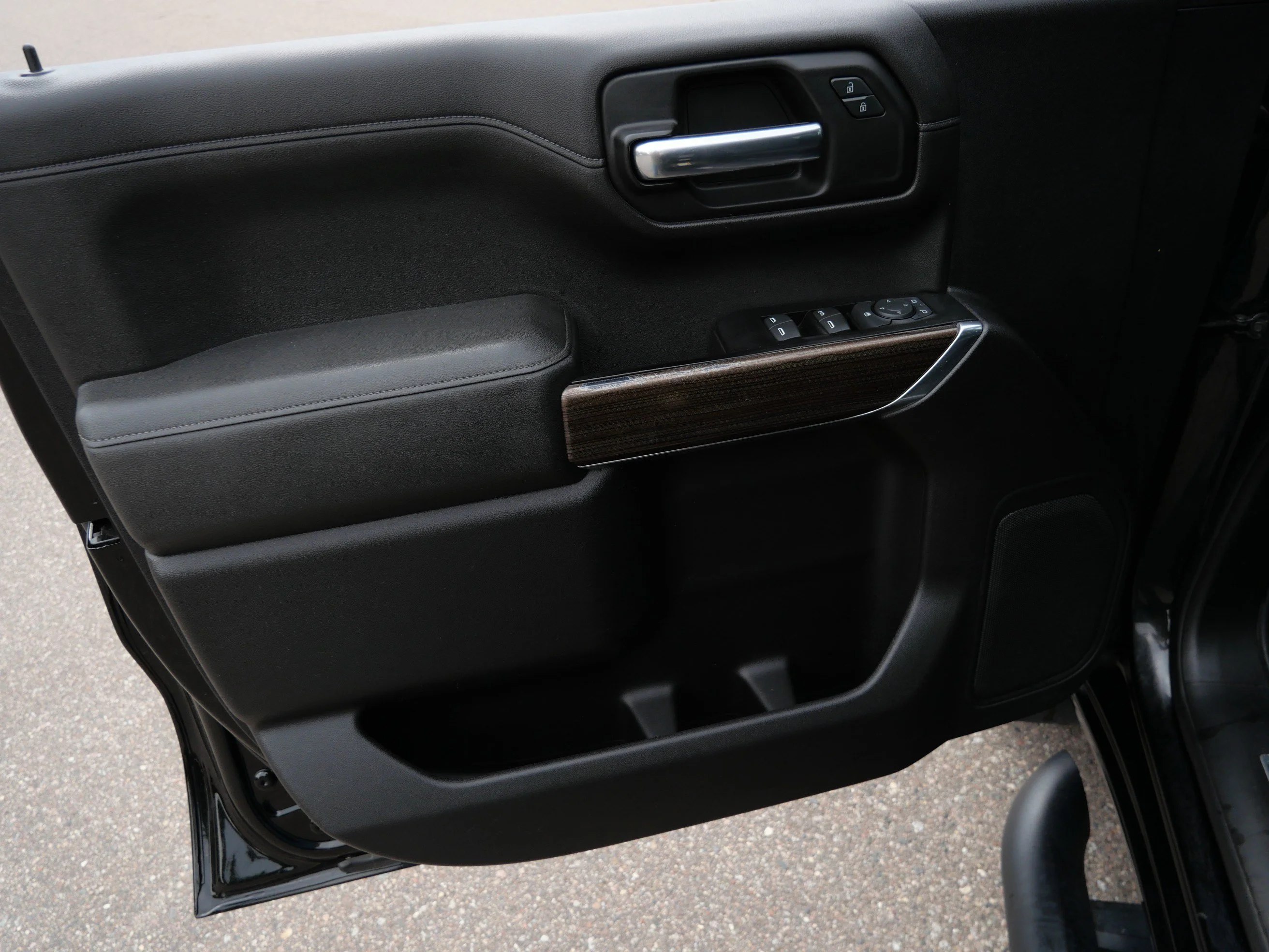 Used 2019 Black Chevrolet LT Trail Boss image 21