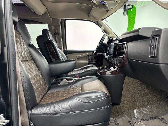 Used 2022 Onyx Black GMC Explorer Limited SE image 23
