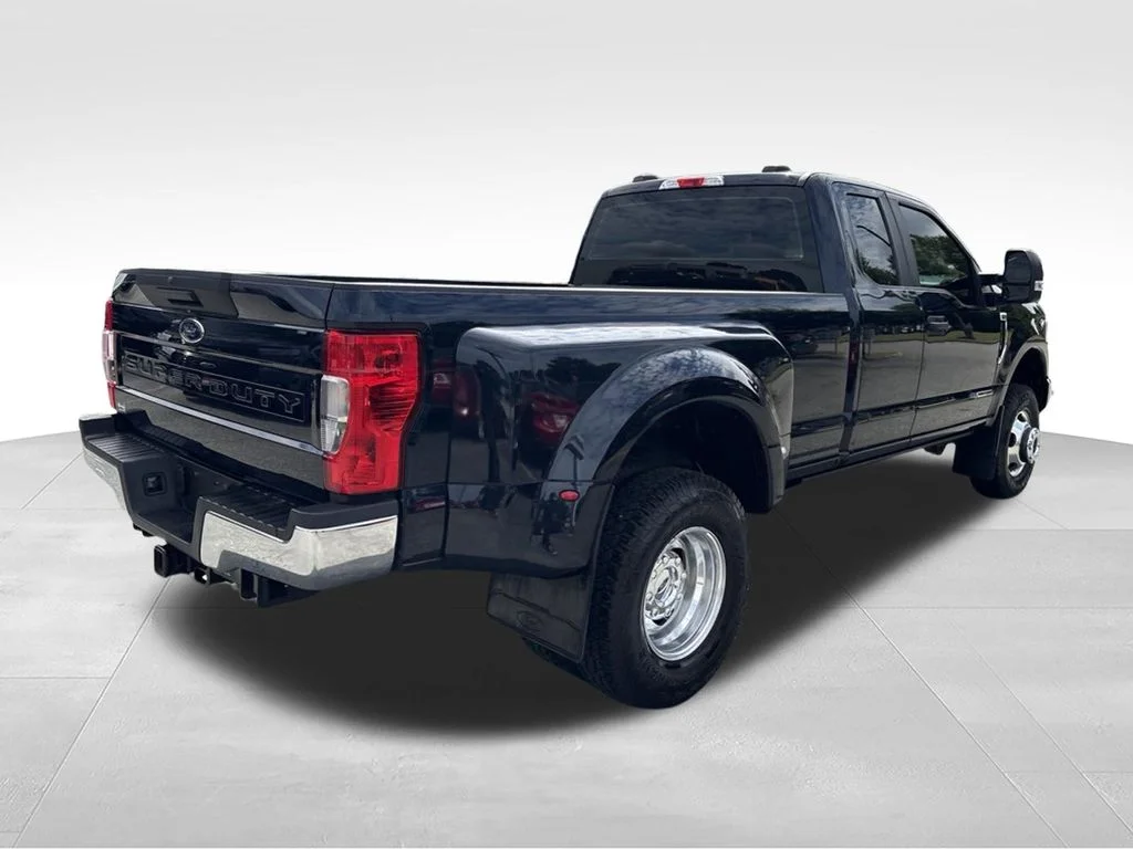 Used 2022 Blue Ford XL image 4