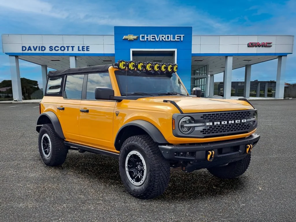 Used 2021 Cyber Orange Met Ford Base image 5