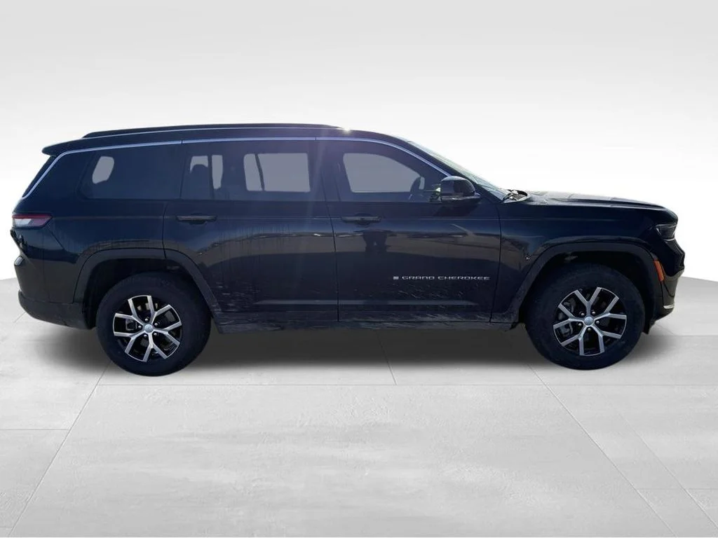 Used 2025 Black Jeep Limited image 35