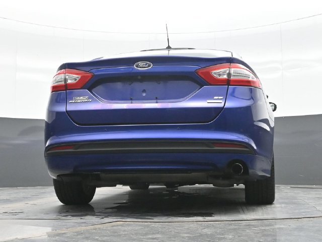 Used 2016 Blue Ford SE image 18