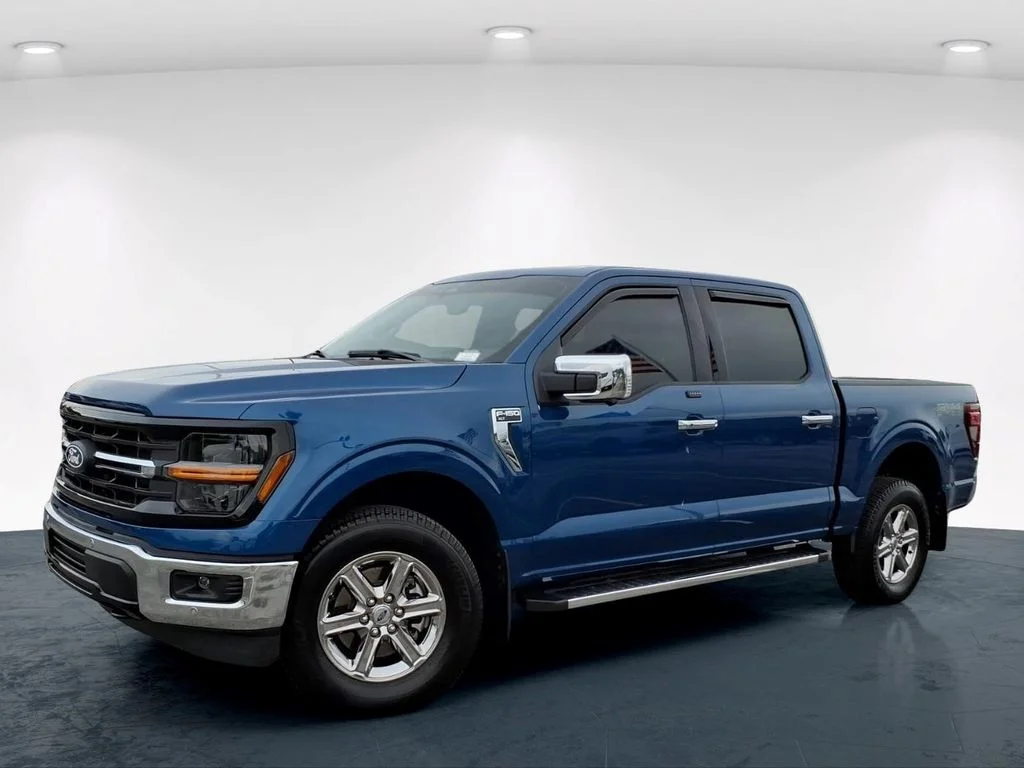 Used 2025 Blue Ford XLT image 2