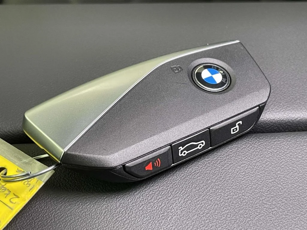 New 2026 White BMW xDrive40 image 38