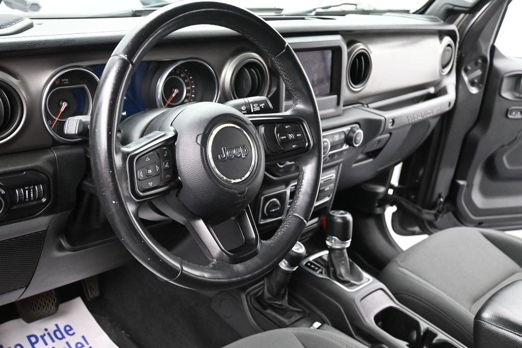 Used 2018 Crystal Metallic Jeep Unlimited Sport S image 13