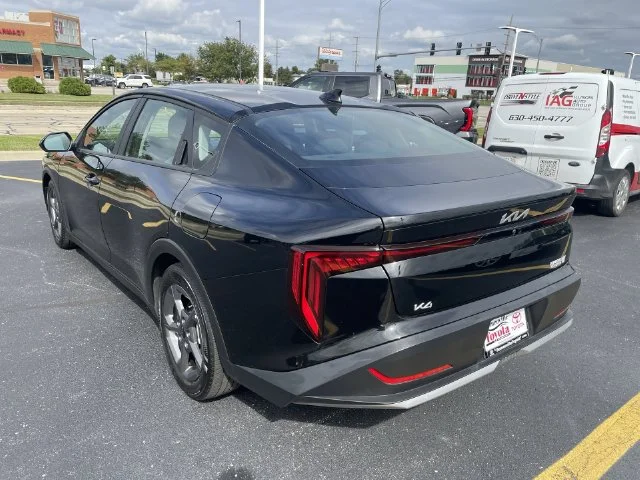 2025 Kia K4 LXS - Photo 30