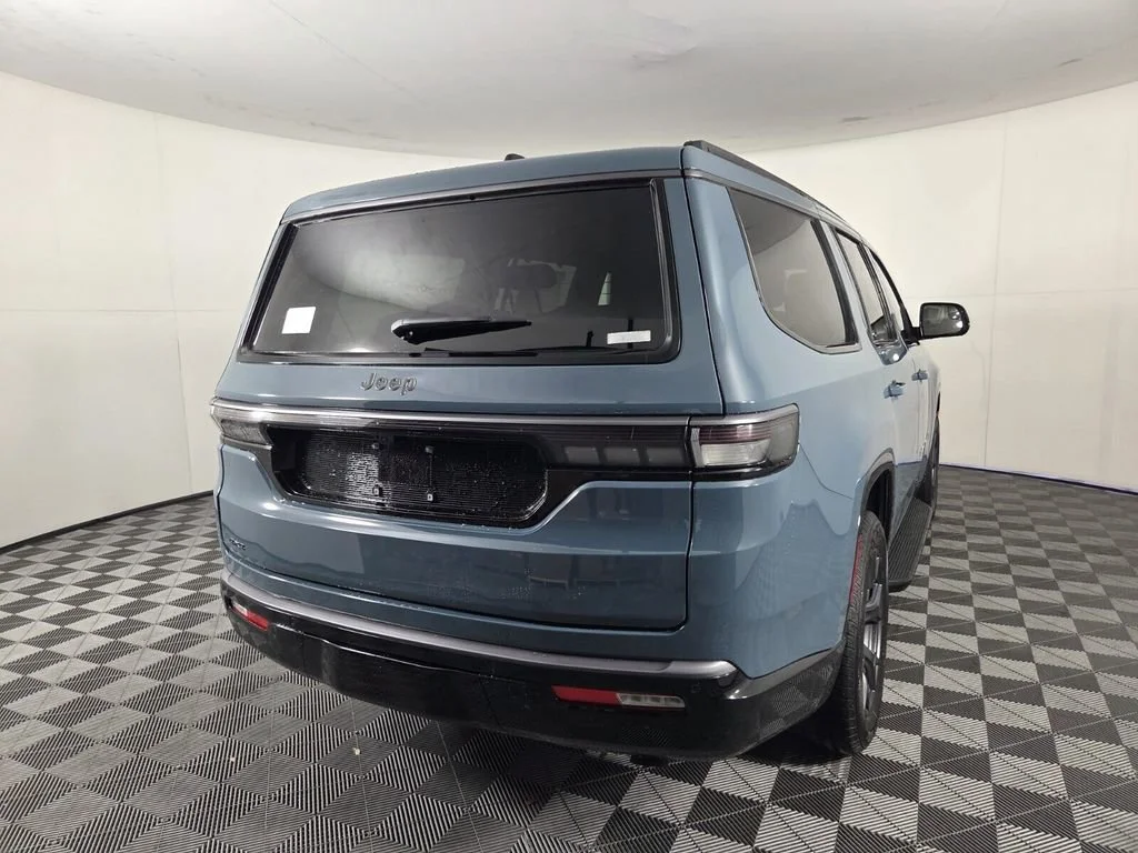 New 2026 Steel Blue Exterior Paint Jeep Limited Altitude image 6