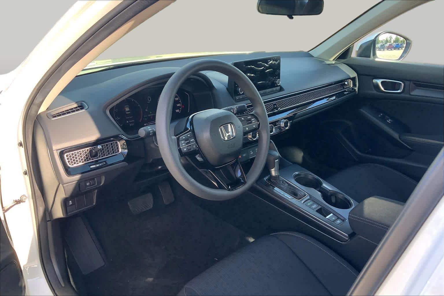 Used 2026 Platinum White Pearl Honda LX image 17