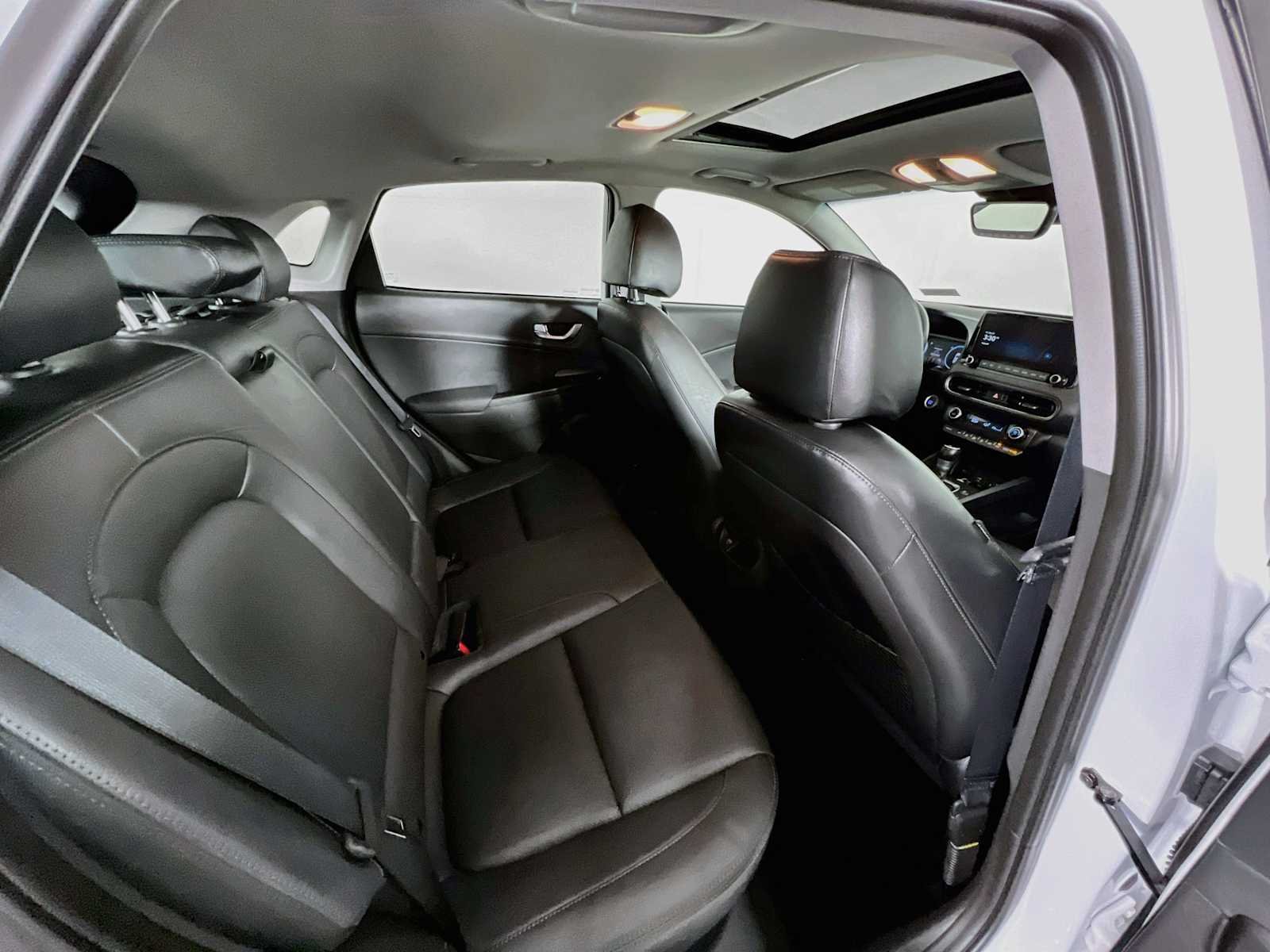 Used 2023 Lunar White Hyundai Limited image 28