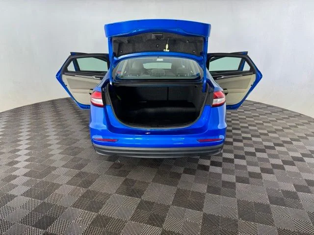 Used 2019 Blue Ford SE image 13