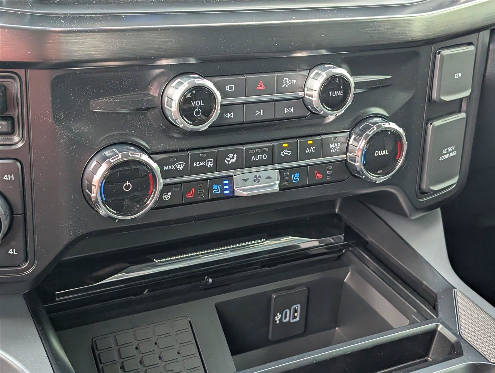 New 2026 AGATE BLACK FORD Lariat image 32