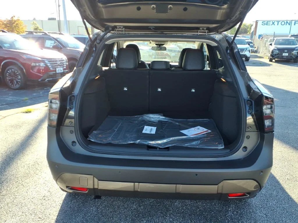New 2027 Canyon Bronze Metallic Nissan SR image 5