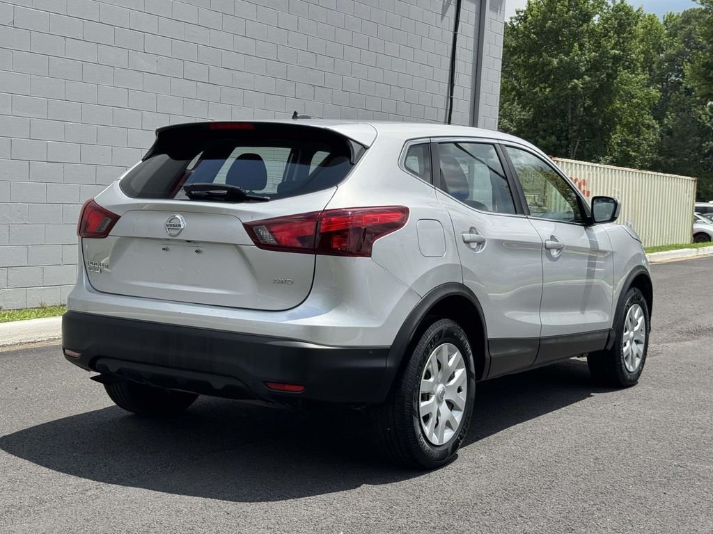 Used 2019 Silver Nissan S image 21