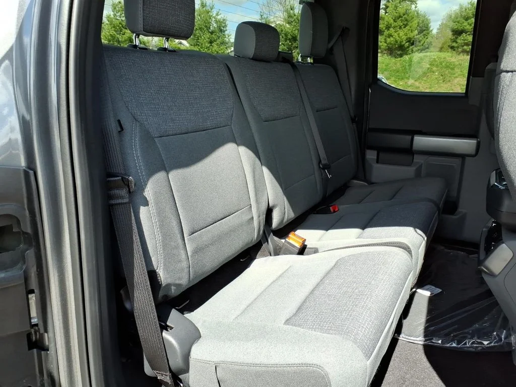 New 2026 Carbonized Gray Metallic Ford XLT image 12