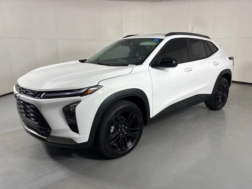 New 2026 Summit White Chevrolet ACTIV image 5