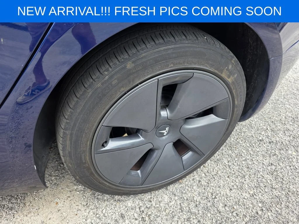 Used 2023  Tesla RWD image 7