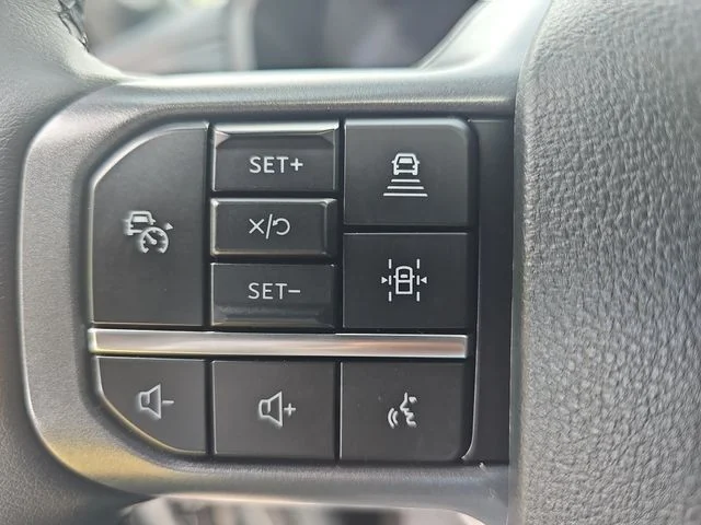 Used 2025 Silver Ford Lariat image 17