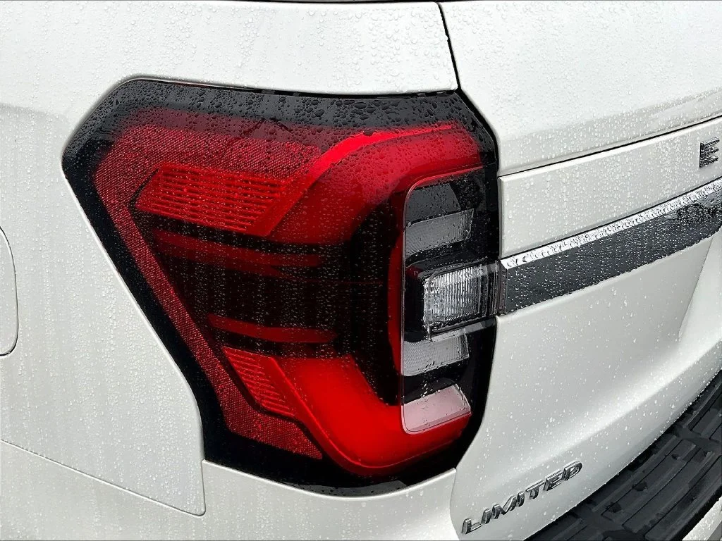 Used 2024 White Ford Limited image 24