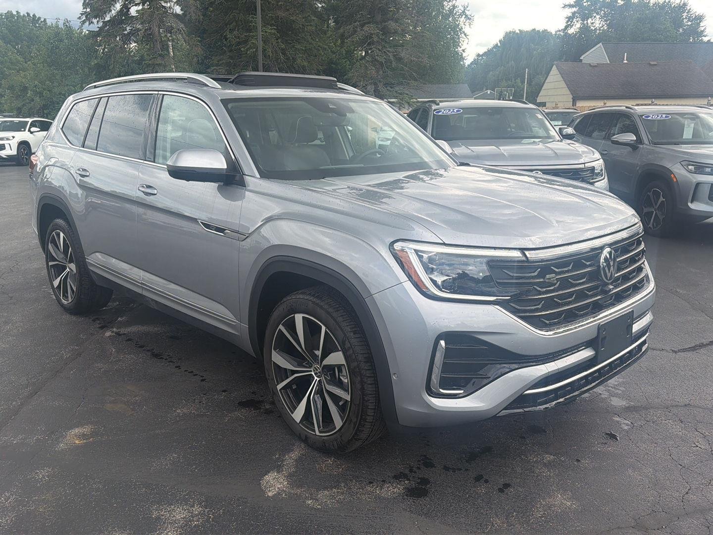 New 2026 Pure Gray Volkswagen 2.0T SEL Premium R-Line image 4