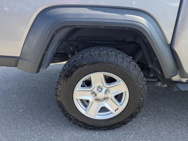 Used 2020 Silver Jeep Sport image 11
