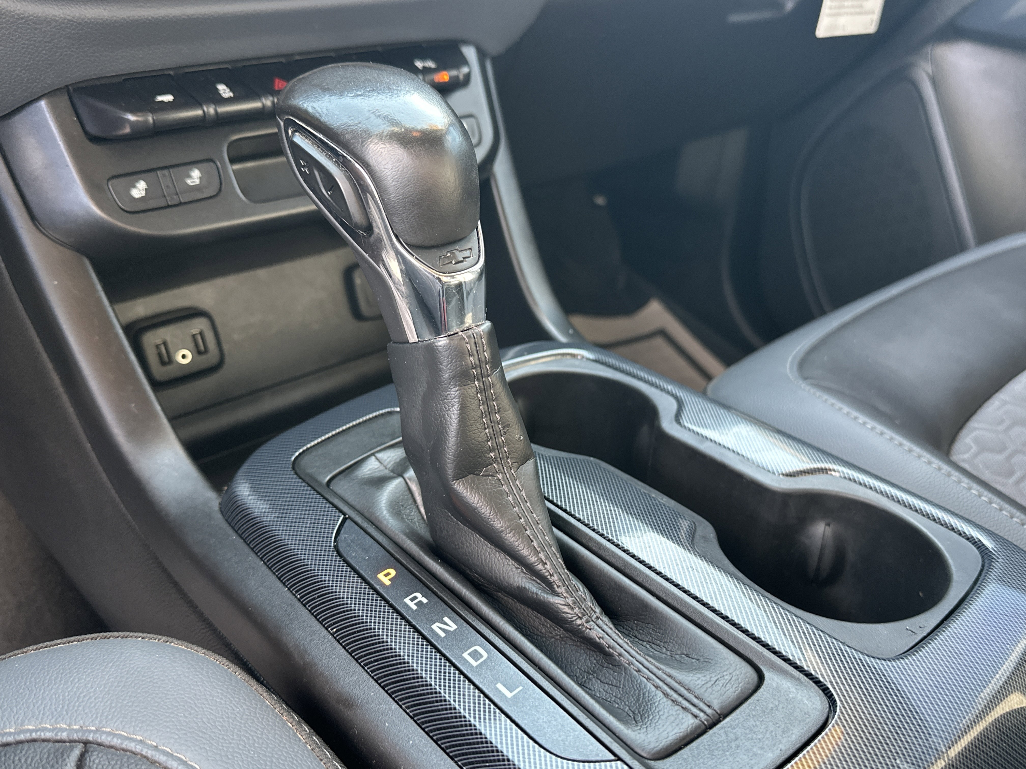 Used 2022 Summit White Chevrolet Z71 image 32