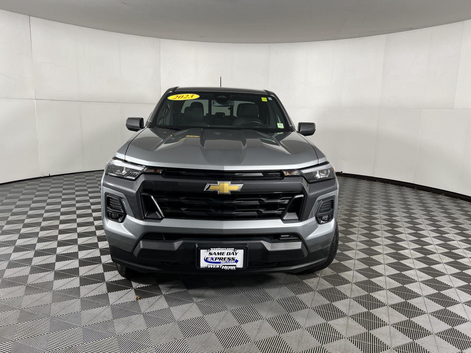 Used 2023 Sterling Gray Metallic Chevrolet 4WD LT image 20