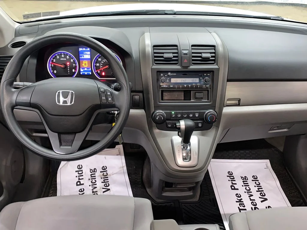 Used 2011 White Honda LX image 20