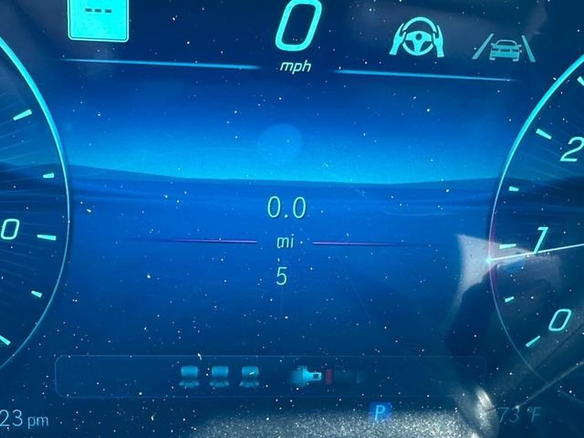 New 2026 Polar White Mercedes-Benz GLC 300 image 32