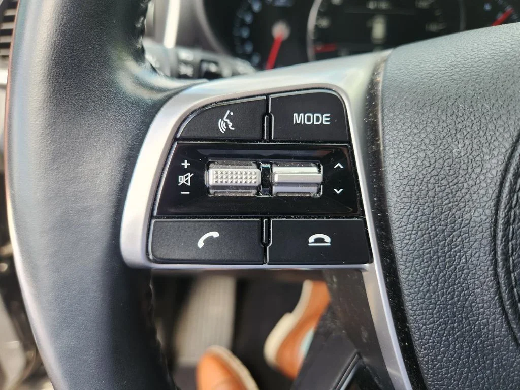 Used 2020 Black Kia EX image 21