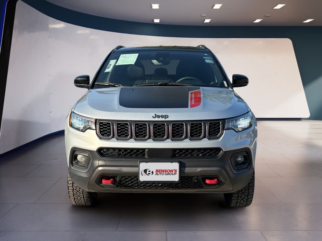Used 2025 Silver Jeep Trailhawk image 8