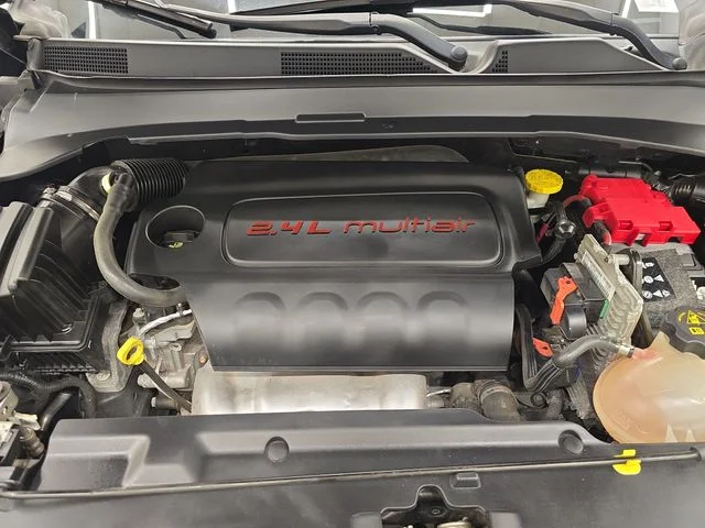 Used 2019 Diamond Black Jeep Sport image 34