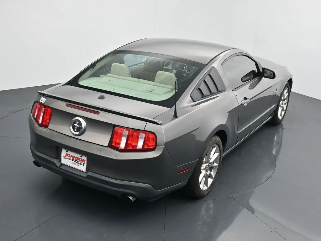 Used 2011  Ford V6 Premium image 22