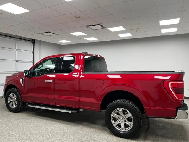 Used 2021 Red Ford XLT image 7
