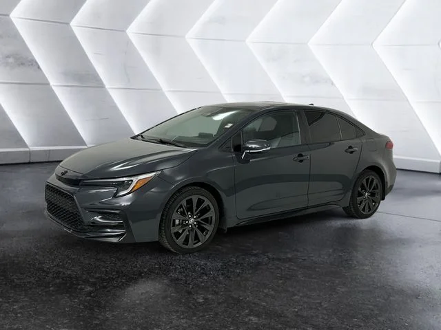 Used 2024  Toyota XSE image 3