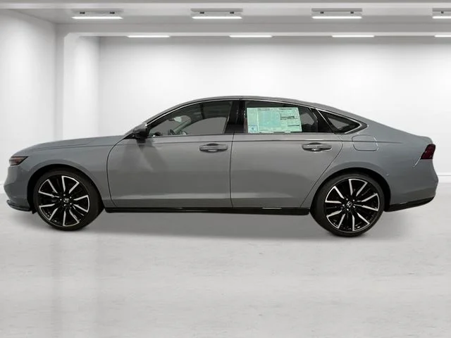 New 2026 Urban Gray Pearl Honda Touring image 2