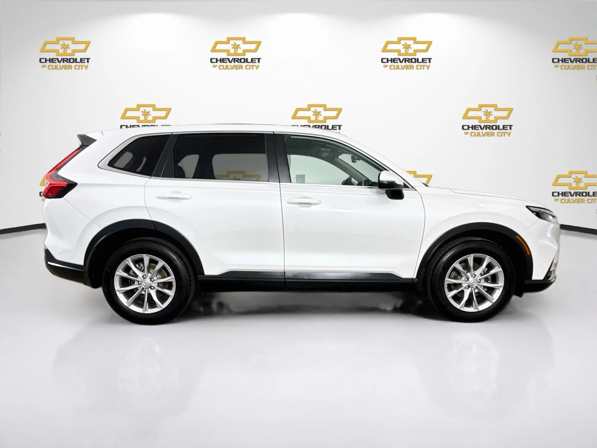 Used 2023 White Honda EX image 9