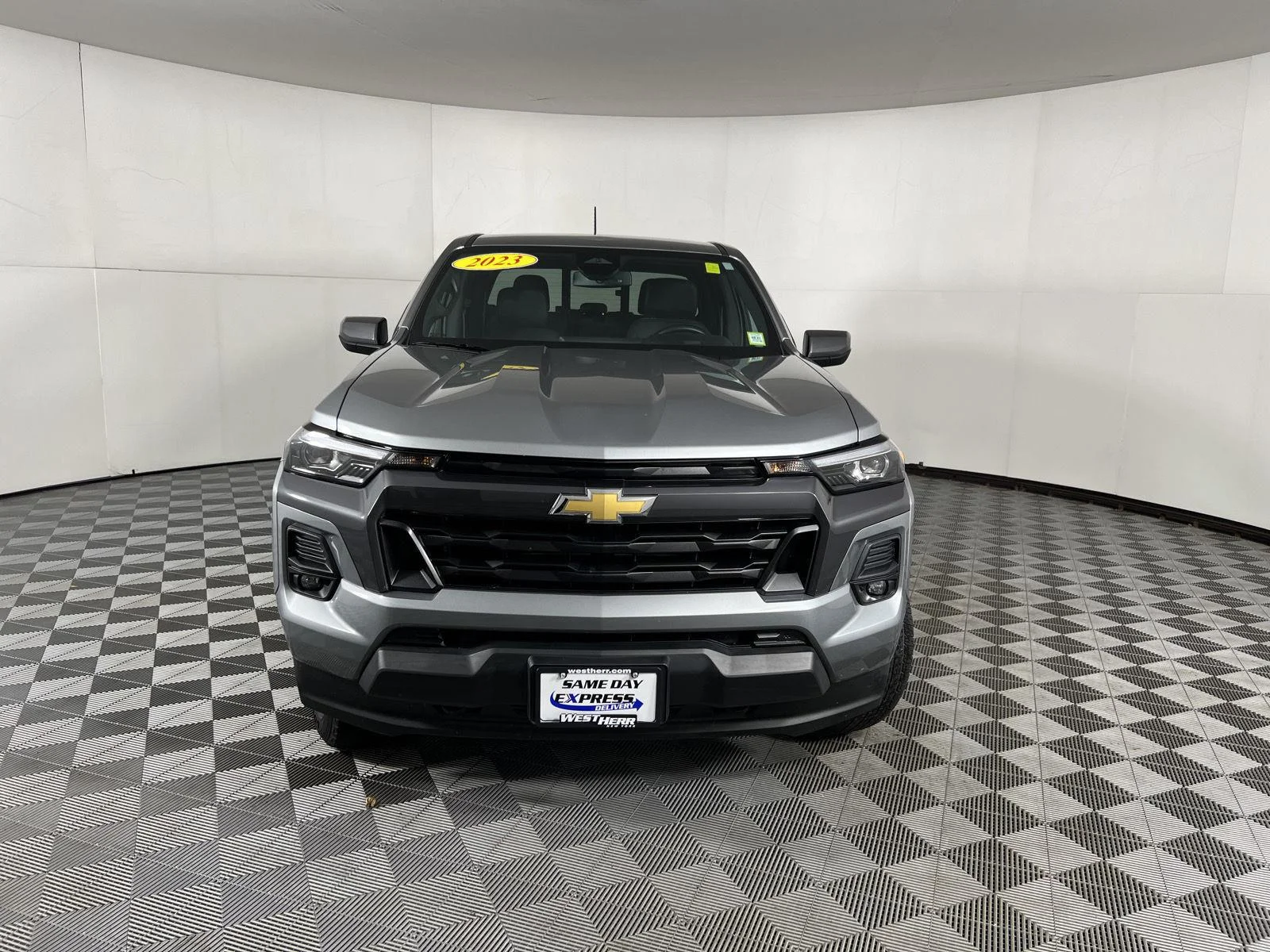 Used 2023 STERLING GRAY METALLIC Chevrolet 4WD LT image 20