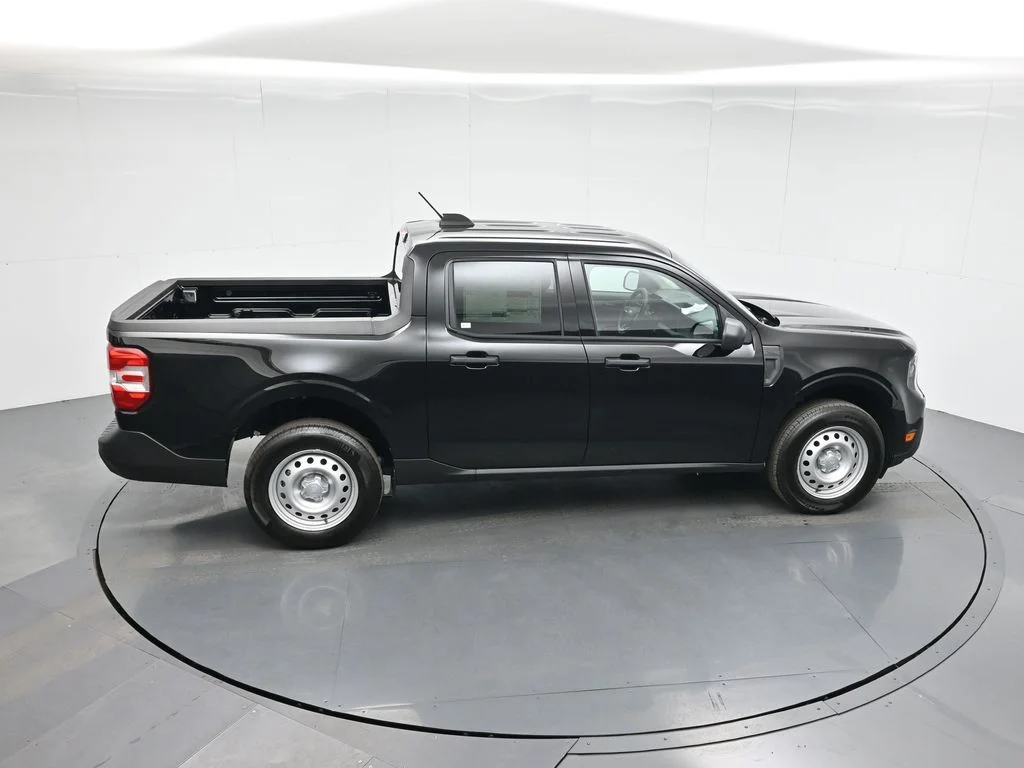 Used 2025 Black Ford XL image 52