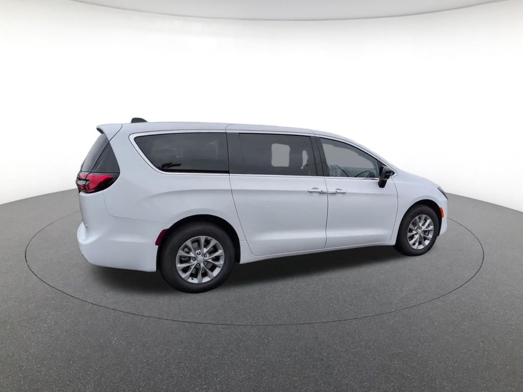 New 2027 Bright White Clearcoat Chrysler Select image 6