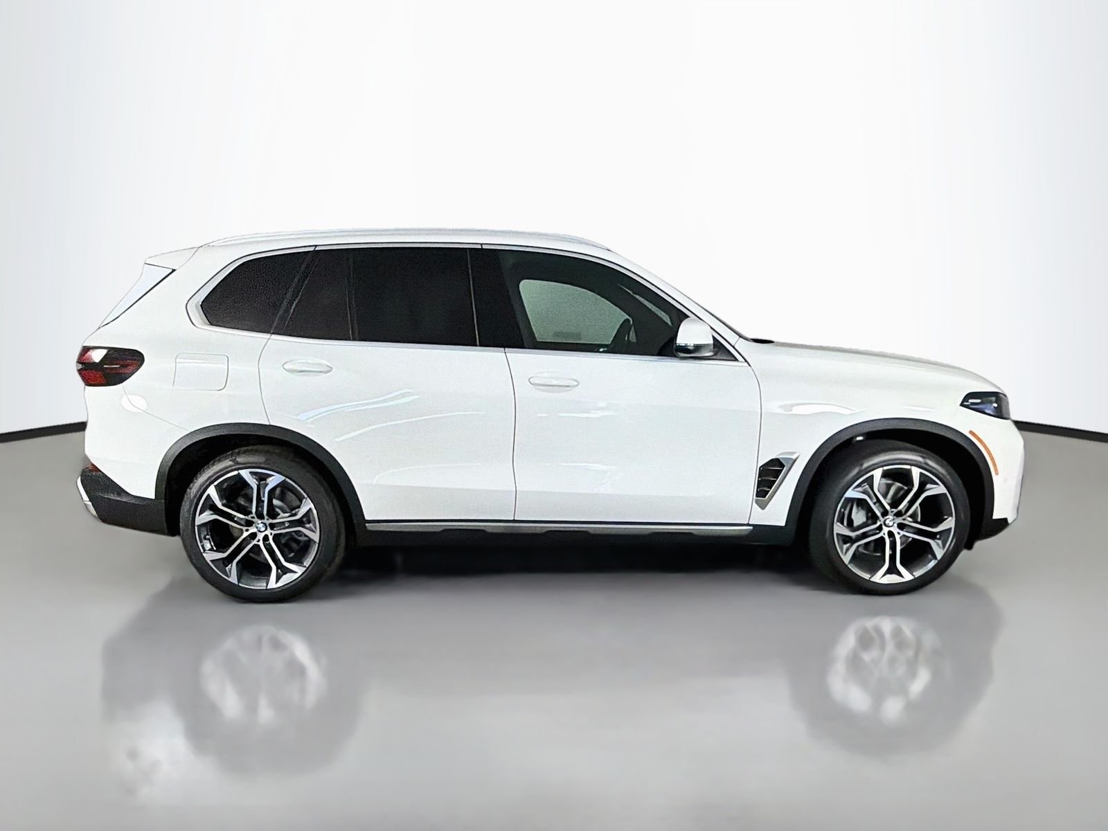 New 2026 Alpine White BMW xDrive50e image 8