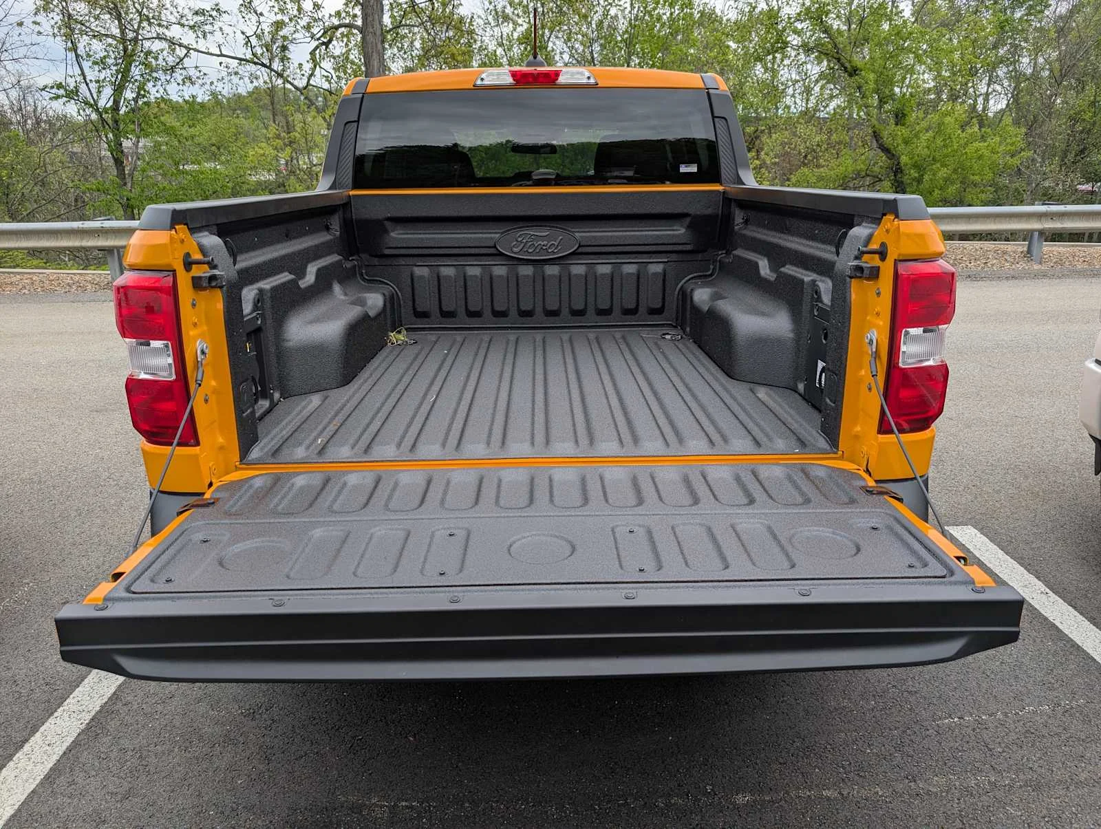 New 2026 Orange Fury Metallic Tri-Coat Ford XLT image 7